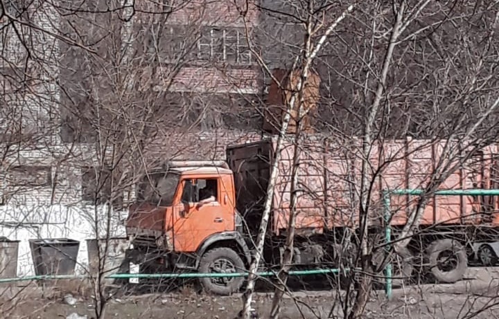 Горожане Семея жалуются на не уборку мусора в городе