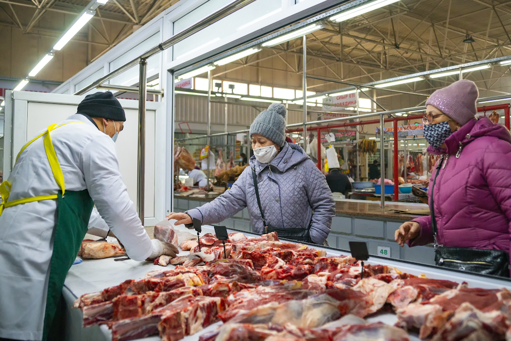 Какие меры принимают власти Алматы для сдерживания цен на продукты?