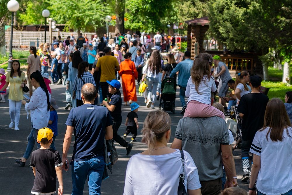 Как в Алматы отмечают Первомай?