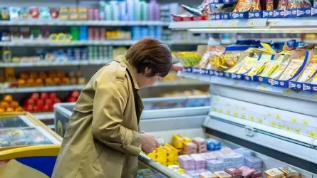 Казахстанцы чаще всего покупают продукты питания офлайн 