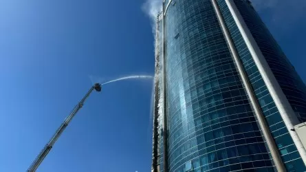 Стала известна предварительная причина пожара в высотке в центре Астаны