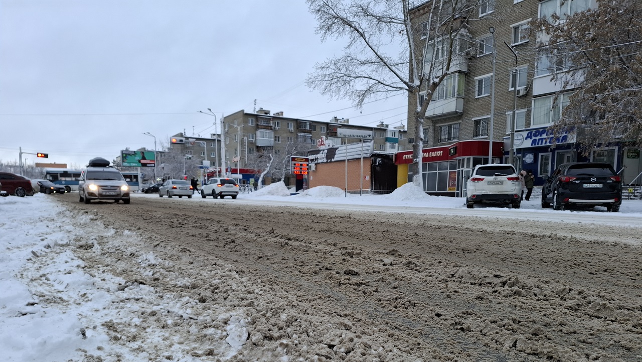 Жители Костаная против песка и соли на дорогах