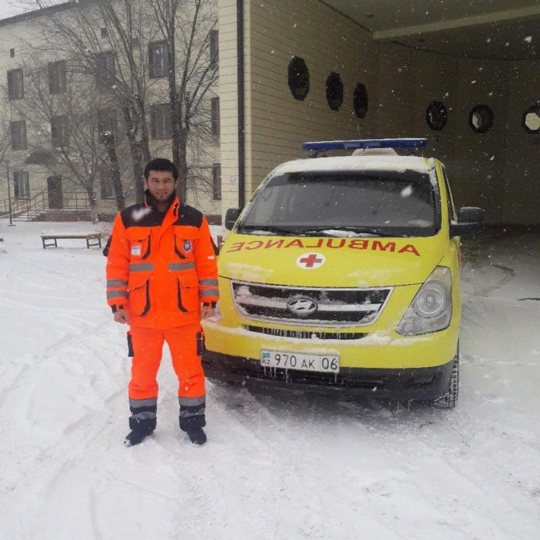 Атыраулық фельдшер жүкті әйелді жедел жәрдем көлігінде босандырып алды 